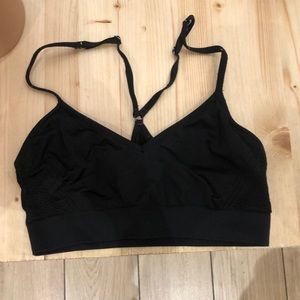 VS black sports bra